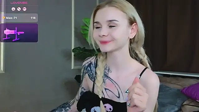 Britney Lynch online show from February 2025 12:21:02 AM