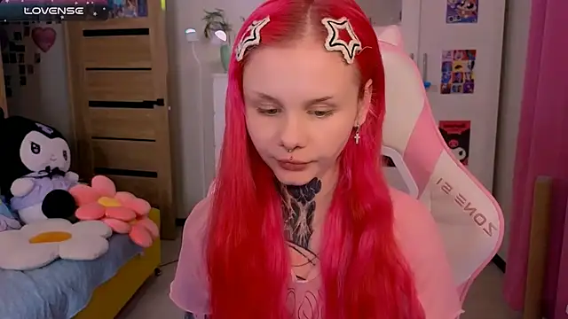 Britney Lynch online show from November 2025 06:52:01 PM