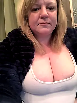 Snapshot of jusichka chatting on March 2026 06:03:02 PM jusichka online show from March 2026 06:03:02 PM