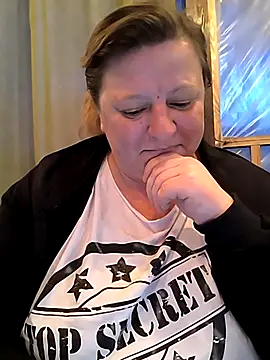 Snapshot of jusichka chatting on April 2026 05:05:02 PM jusichka online show from April 2026 05:05:02 PM