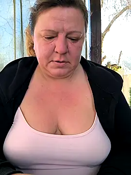 Snapshot of jusichka chatting on April 2026 05:54:01 AM jusichka online show from April 2026 05:54:01 AM