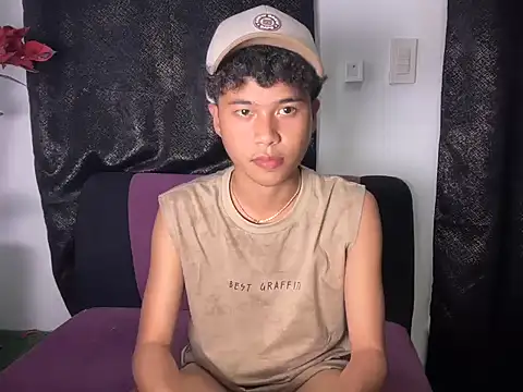 Snapshot of Asiantwink21 chatting on January 2026 01:50:01 PM Asiantwink21 online show from January 2026 01:50:01 PM