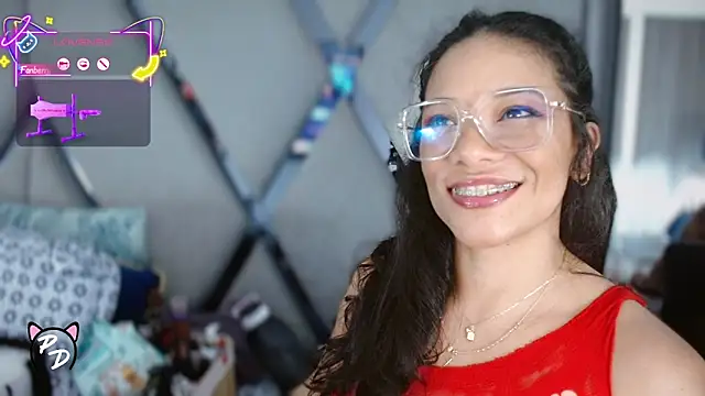 Snapshot of paula_daniela1 chatting on April 2026 10:11:02 PM paula daniela1 online show from April 2026 10:11:02 PM