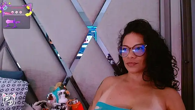 Snapshot of paula_daniela1 chatting on June 2026 09:25:02 PM paula daniela1 online show from June 2026 09:25:02 PM