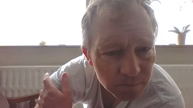 Snapshot of bertolini chatting on March 2026 08:20:02 AM bertolini online show from March 2026 08:20:02 AM