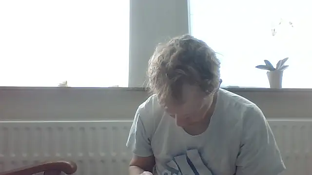 Snapshot of bertolini chatting on April 2026 06:36:01 AM bertolini online show from April 2026 06:36:01 AM