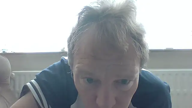 Snapshot of bertolini chatting on April 2026 07:44:02 AM bertolini online show from April 2026 07:44:02 AM