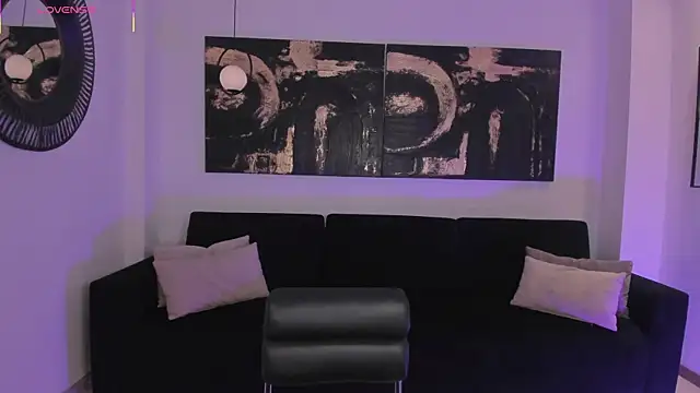 Snapshot of EloisaOlivero chatting on November 2025 07:48:02 PM EloisaOlivero online show from November 2025 07:48:02 PM