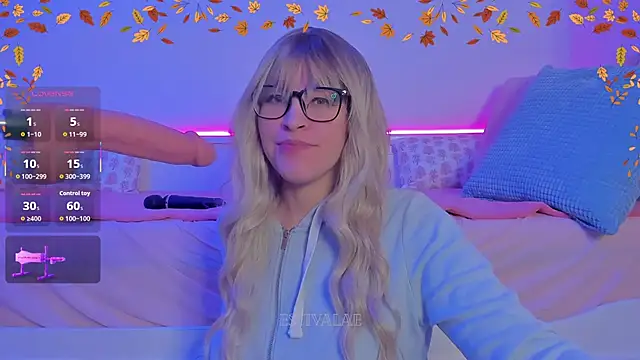 estivalae online show from October 2025 03:18:02 AM