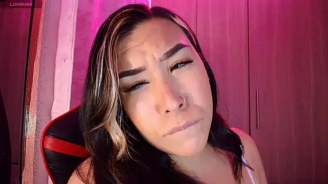 Snapshot of leahtemptation3 chatting on March 2026 04:50:01 AM leahtemptation3 online show from March 2026 04:50:01 AM