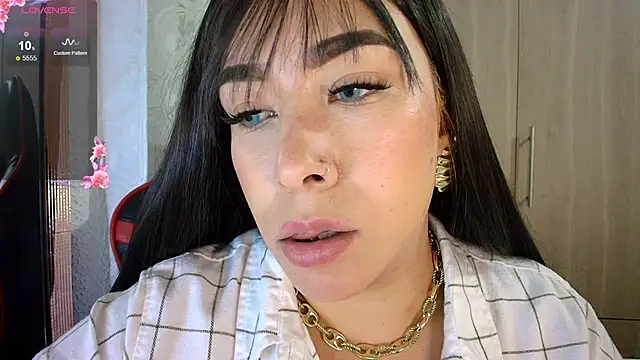 leahtemptation3 online show from May 2026 11:56:01 PM