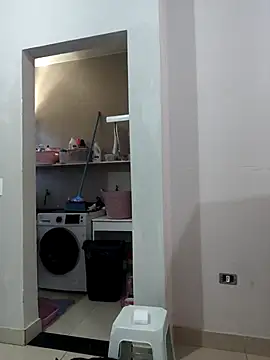 Irresistible24 online show from November 2025 06:51:01 PM