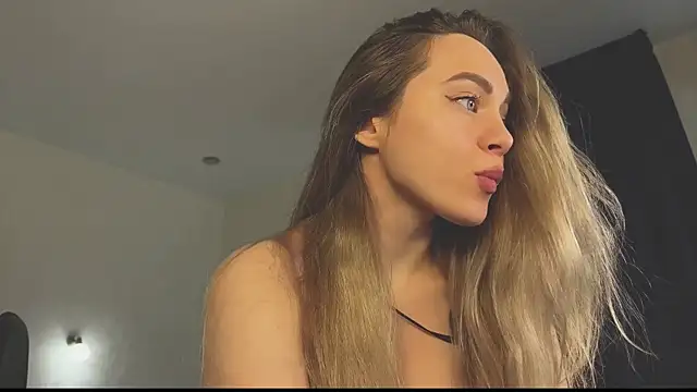 Snapshot of hotexclusive_ chatting on March 2025 05:08:01 AM hotexclusive  online show from March 2025 05:08:01 AM