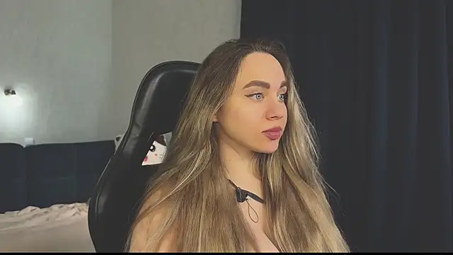 Snapshot of hotexclusive_ chatting on March 2025 08:13:01 AM hotexclusive  online show from March 2025 08:13:01 AM