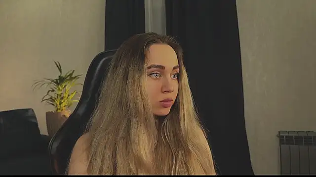 Snapshot of hotexclusive_ chatting on March 2025 11:20:01 PM hotexclusive  online show from March 2025 11:20:01 PM