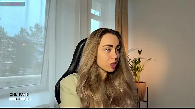 Snapshot of hotexclusive_ chatting on October 2025 04:02:02 AM hotexclusive  online show from October 2025 04:02:02 AM