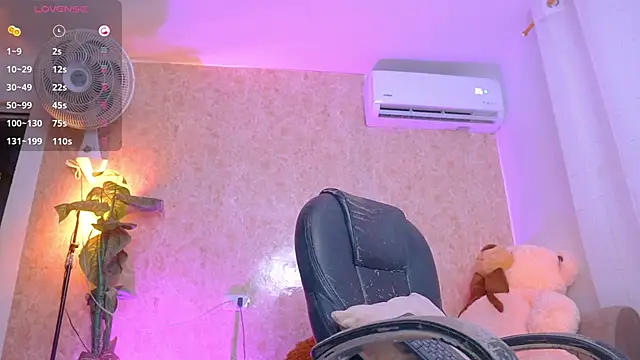 Snapshot of abbyhill27 chatting on February 2026 09:41:02 AM abbyhill27 online show from February 2026 09:41:02 AM