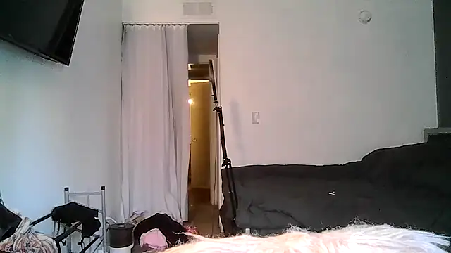 Snapshot of goddessdaisysky chatting on April 2026 03:46:02 PM goddessdaisysky online show from April 2026 03:46:02 PM