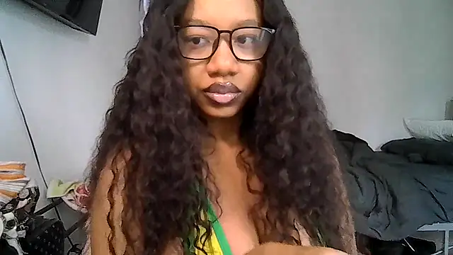 Snapshot of goddessdaisysky chatting on May 2026 02:32:02 PM goddessdaisysky online show from May 2026 02:32:02 PM