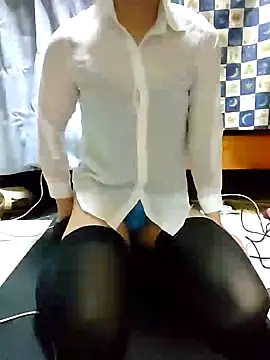 Snapshot of dmmsuzu95 chatting on December 2024 04:09:01 AM dmmsuzu95 online show from December 2024 04:09:01 AM