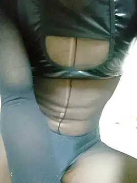 dmmsuzu95 online show from November 2025 01:00:01 AM