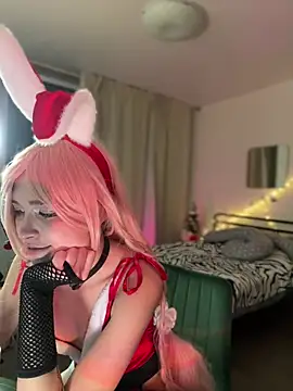 Snapshot of Evangeline_Lawrence_ chatting on December 2024 06:20:02 PM Evangeline Lawrence online show from December 2024 06:20:02 PM