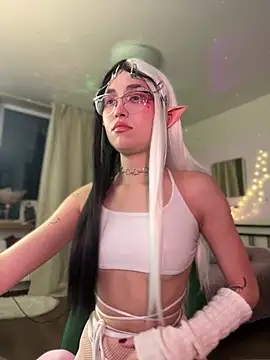 Snapshot of Evangeline_Lawrence_ chatting on February 2025 03:26:01 PM Evangeline Lawrence online show from February 2025 03:26:01 PM