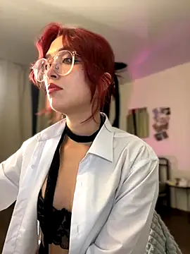 Snapshot of Evangeline_Lawrence_ chatting on October 2025 05:57:02 PM Evangeline Lawrence online show from October 2025 05:57:02 PM