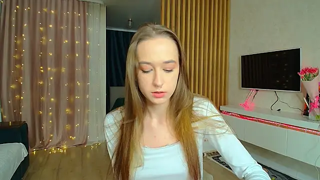 Sweett Monica online show from March 2025 02:16:01 PM