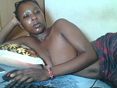 Snapshot of Sexyblackgold chatting on April 2026 07:13:01 AM Sexyblackgold online show from April 2026 07:13:01 AM