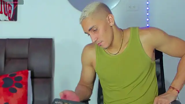 MikeRoss7777 online show from March 2025 12:05:02 AM