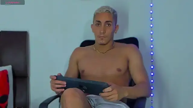 MikeRoss7777 online show from March 2025 01:57:01 AM