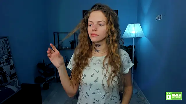 RayaNenlia online show from November 2025 05:02:02 AM