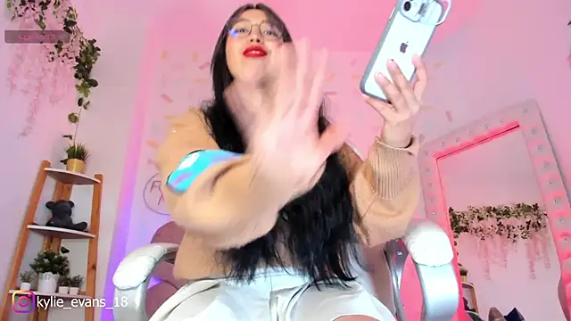 evelyn evans 1 online show from March 2025 02:43:02 AM