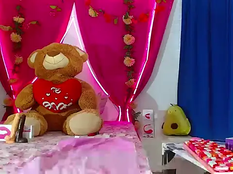 Snapshot of natashakissess chatting on October 2025 03:57:02 PM natashakissess online show from October 2025 03:57:02 PM