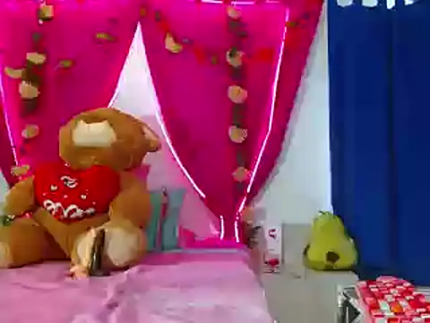 Snapshot of natashakissess chatting on October 2025 03:23:02 PM natashakissess online show from October 2025 03:23:02 PM