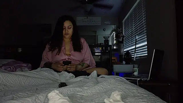 honeeyyy pot online show from October 2025 01:09:02 PM