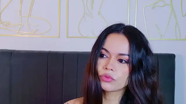 Snapshot of summer_holiday chatting on April 2026 05:19:02 AM summer holiday online show from April 2026 05:19:02 AM