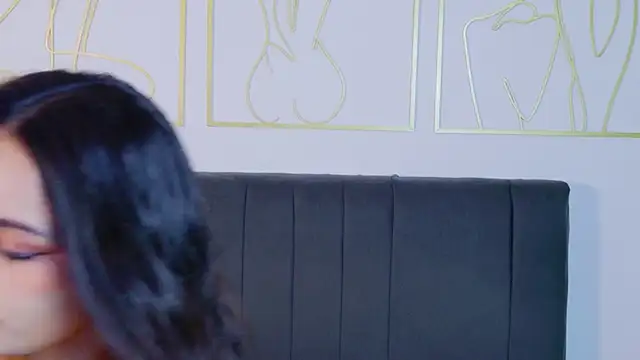 Snapshot of summer_holiday chatting on April 2026 05:08:01 AM summer holiday online show from April 2026 05:08:01 AM