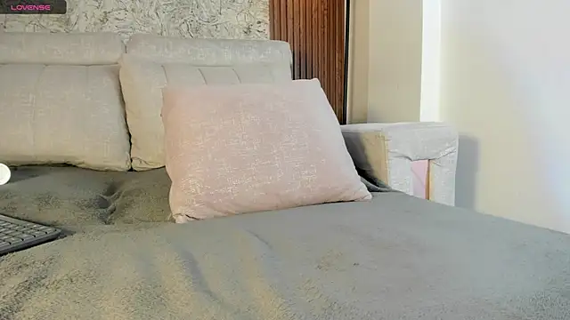 Snapshot of im_tyra chatting on February 2025 10:30:02 AM im tyra online show from February 2025 10:30:02 AM