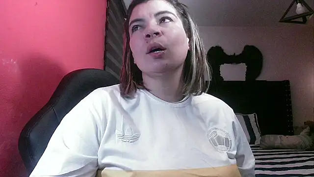 Snapshot of charlotedoll chatting on March 2026 11:21:02 PM charlotedoll online show from March 2026 11:21:02 PM