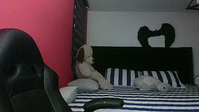 Snapshot of charlotedoll chatting on April 2026 11:13:02 PM charlotedoll online show from April 2026 11:13:02 PM