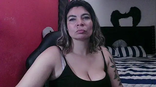 Snapshot of charlotedoll chatting on April 2026 03:09:01 AM charlotedoll online show from April 2026 03:09:01 AM