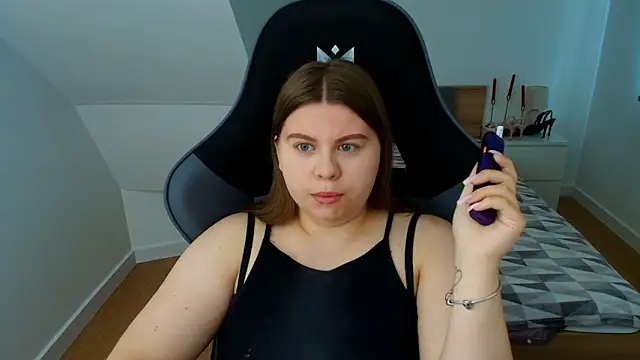 Snapshot of AbbyPleasure chatting on June 2026 11:01:02 AM AbbyPleasure online show from June 2026 11:01:02 AM
