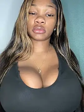 Snapshot of CharismaaBanx chatting on December 2024 12:03:01 PM CharismaaBanx online show from December 2024 12:03:01 PM