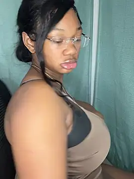 Snapshot of CharismaaBanx chatting on February 2025 08:56:02 AM CharismaaBanx online show from February 2025 08:56:02 AM