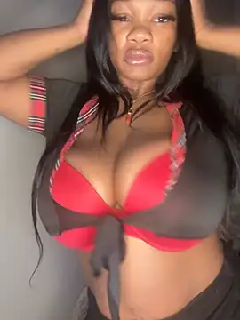 Snapshot of CharismaaBanx chatting on April 2026 05:44:02 AM CharismaaBanx online show from April 2026 05:44:02 AM