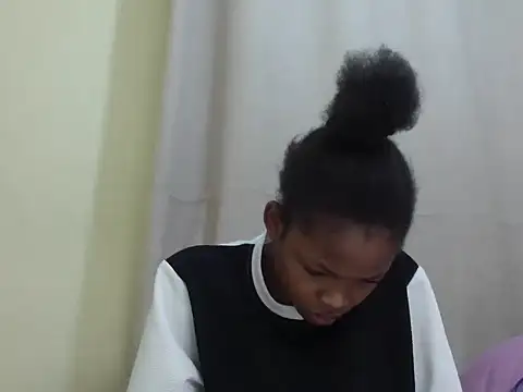 Snapshot of queen-sasha chatting on March 2026 01:50:01 PM queen-sasha online show from March 2026 01:50:01 PM