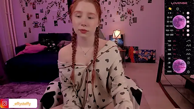 Snapshot of CallMeEffy1 chatting on March 2025 03:43:01 AM CallMeEffy1 online show from March 2025 03:43:01 AM
