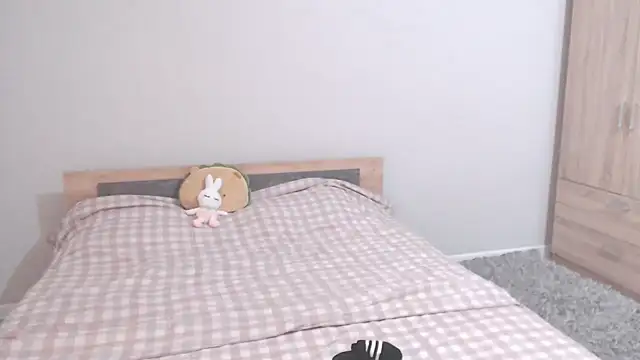 your angela online show from December 2025 07:12:01 AM